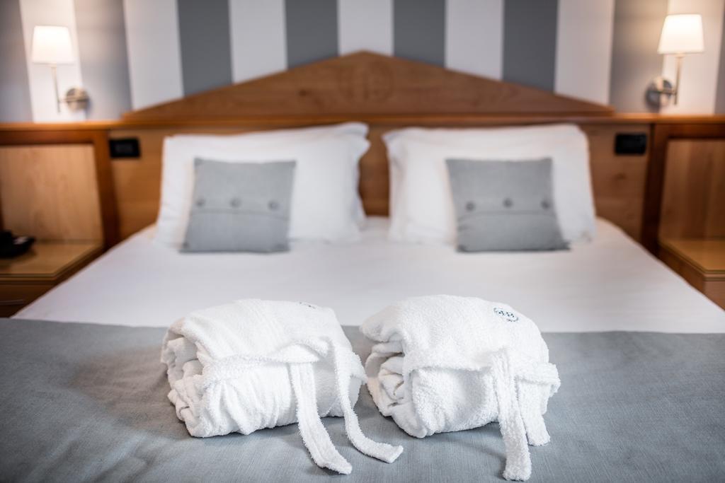 Double Room,415187097:JPEG